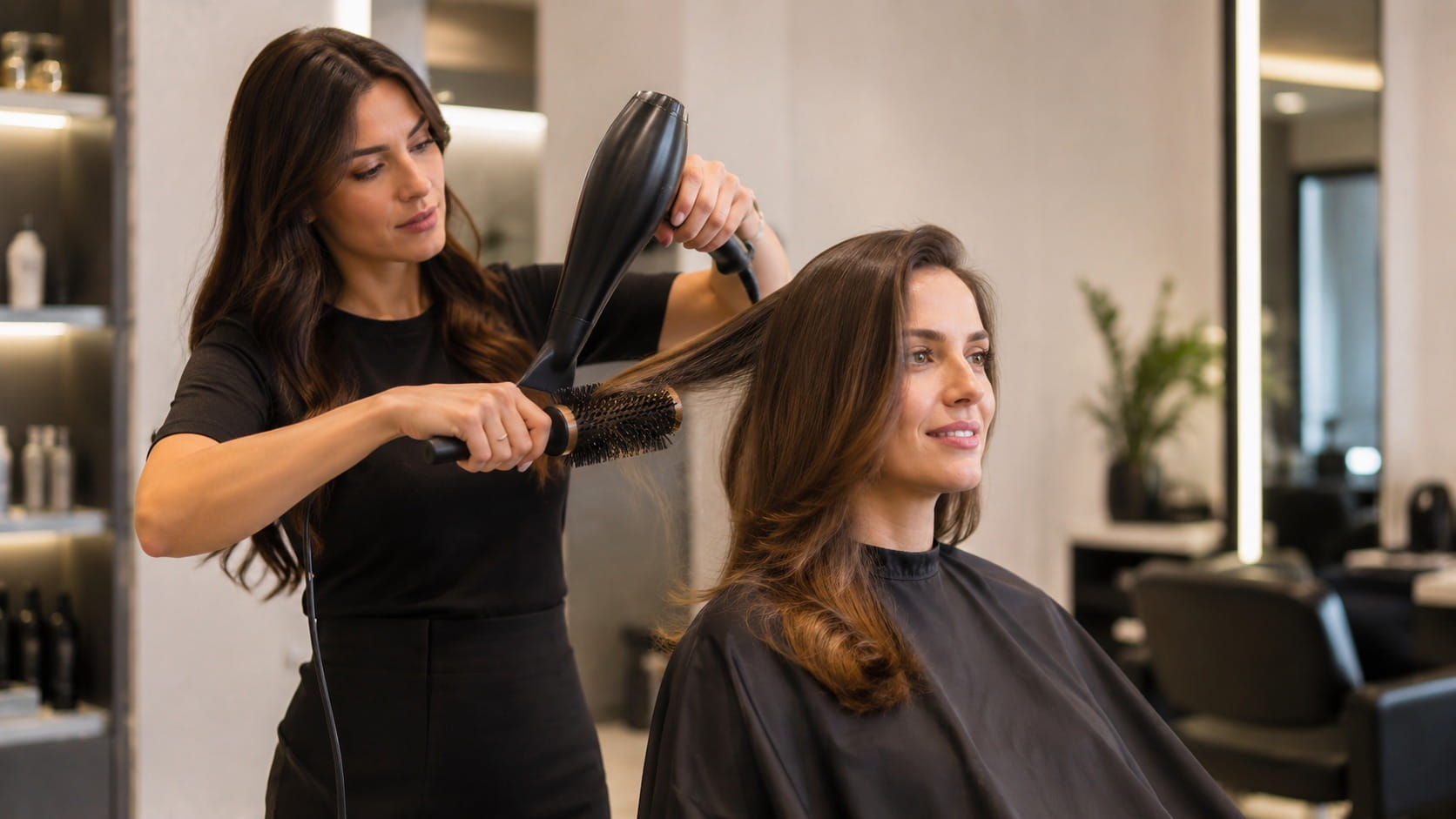 Mise en plis dans un salon de coiffure à Montréal