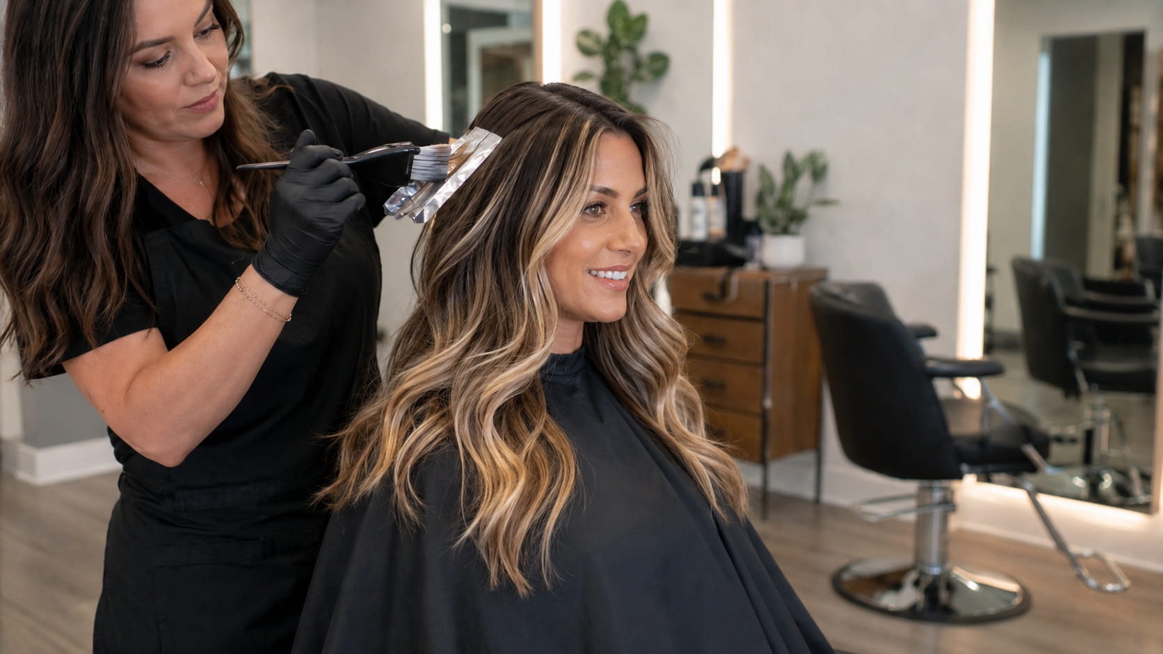 Mèches dans un salon de coiffure à Montréal